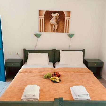 Manousos Rooms 아다마스 외부 사진