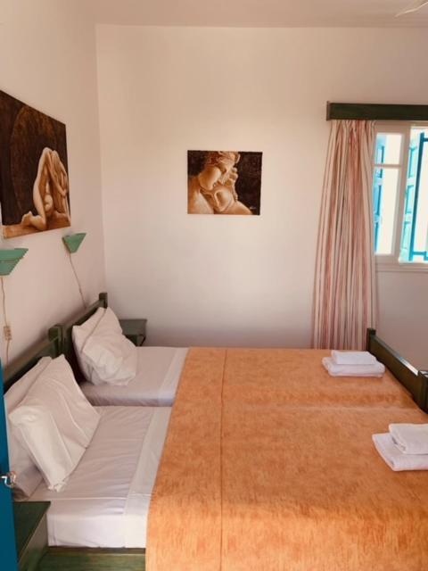 Manousos Rooms 아다마스 외부 사진