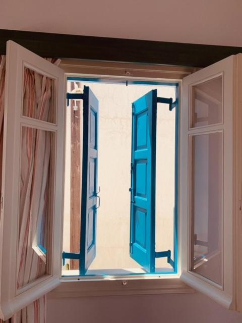 Manousos Rooms 아다마스 외부 사진