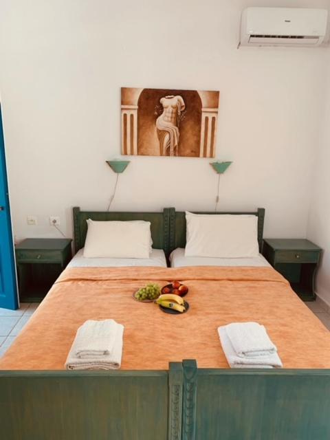 Manousos Rooms 아다마스 외부 사진