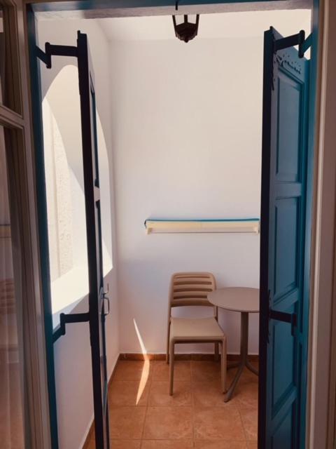Manousos Rooms 아다마스 외부 사진