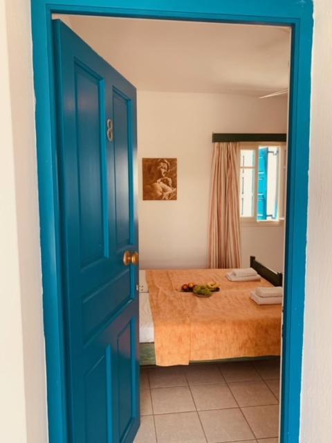 Manousos Rooms 아다마스 외부 사진