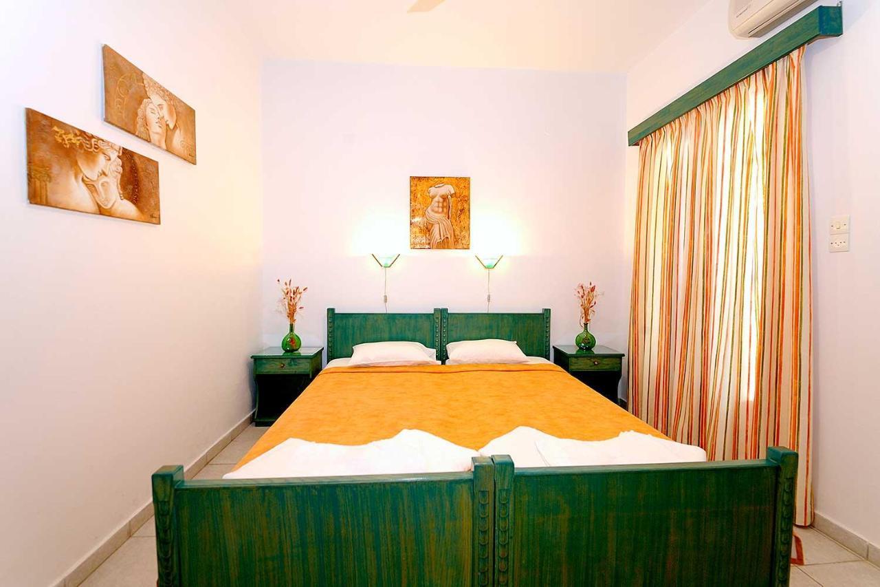 Manousos Rooms 아다마스 외부 사진